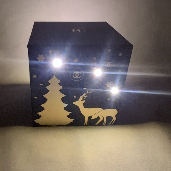 Chanel LED Stars Christmas Display Stand Black Gold Perfume Deer Box Riser Light - Picture 3 of 16